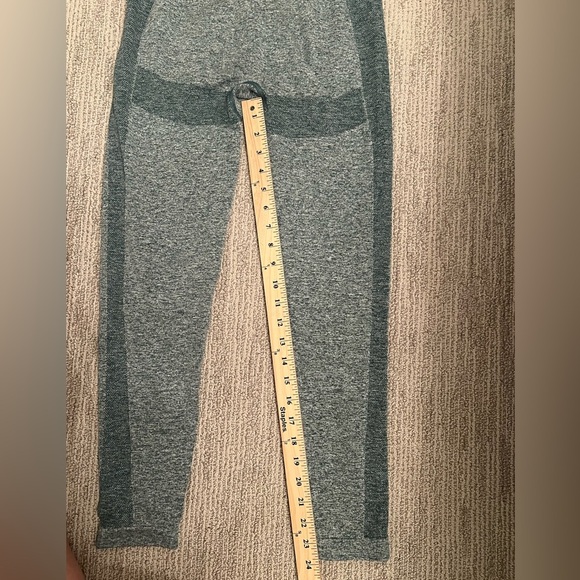 Gymshark compression heathered Green Leggings with Form-Fitting Design - Picture 5 of 6